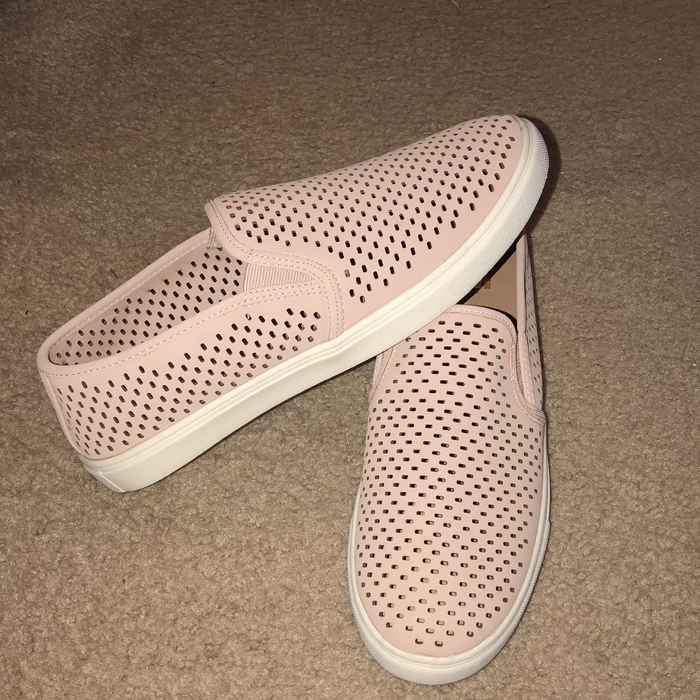 **FINAL** Women’s Blush Flats 11 Pink